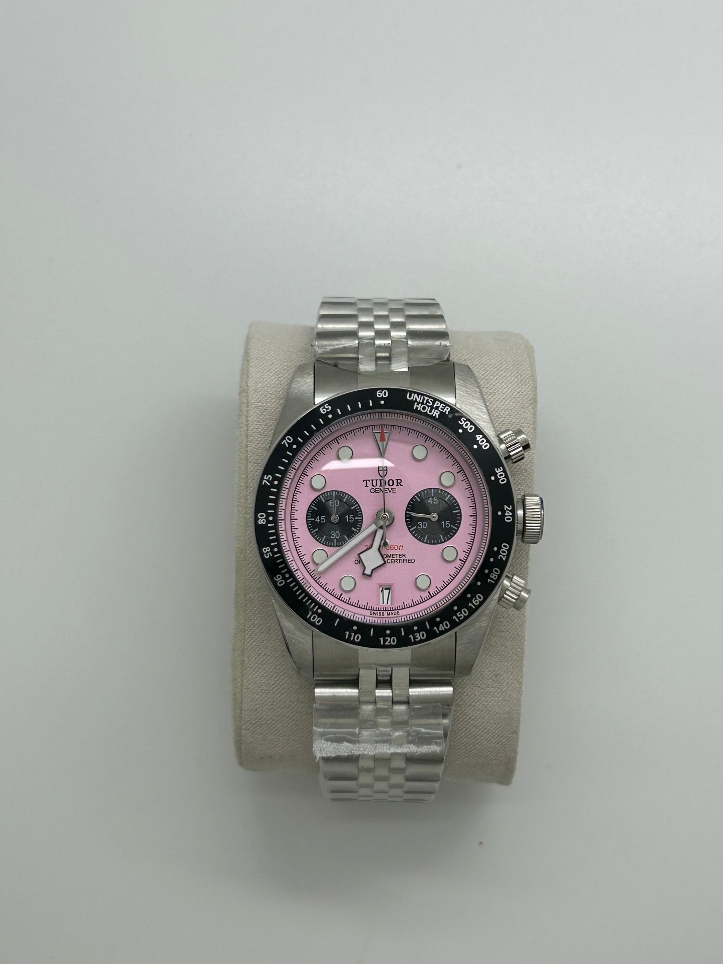 Tudor jubilee rosa