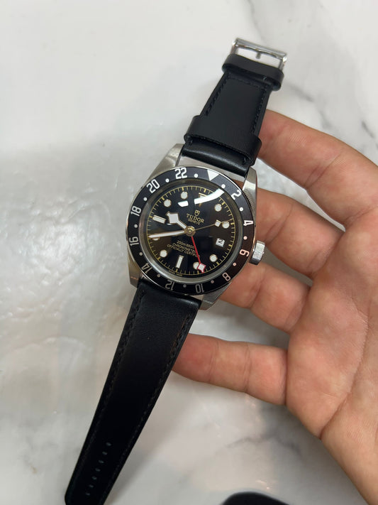 Black bay in pelle nero